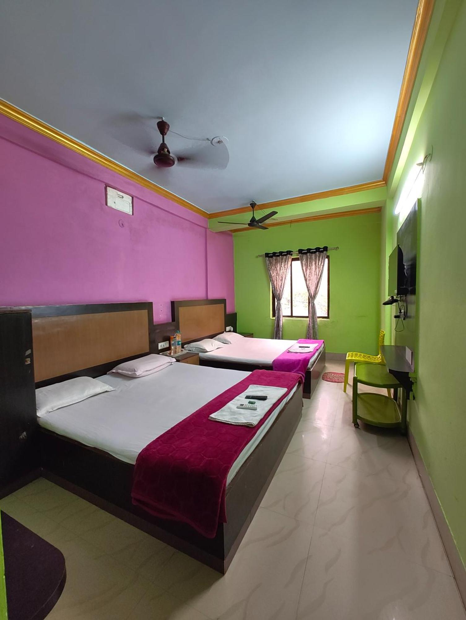 Goroomgo Samrat Palace Puri Near Sea Beach With Parking Facilities - Restaurant Available - Couple Friendly Exterior photo