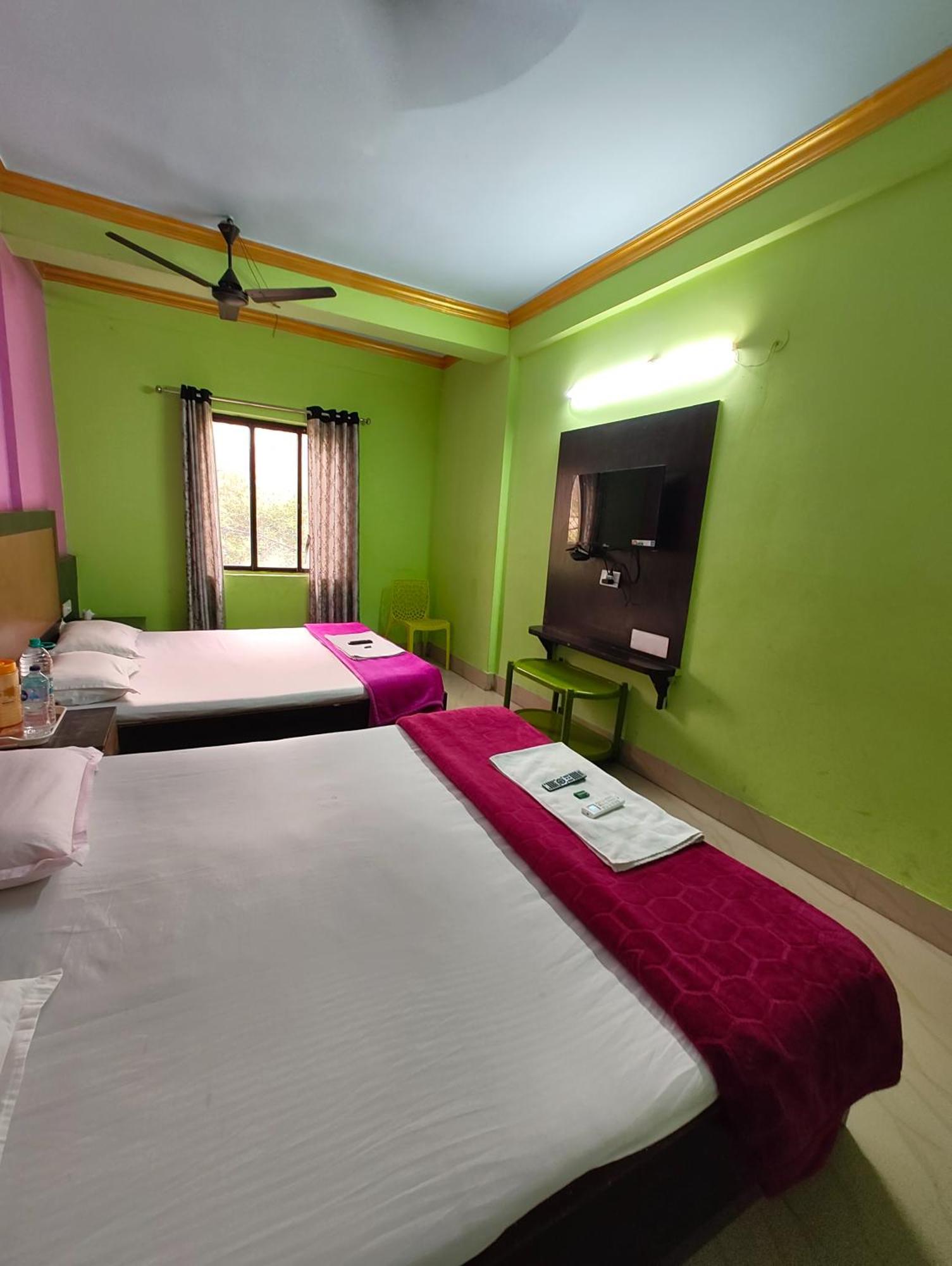Goroomgo Samrat Palace Puri Near Sea Beach With Parking Facilities - Restaurant Available - Couple Friendly Exterior photo