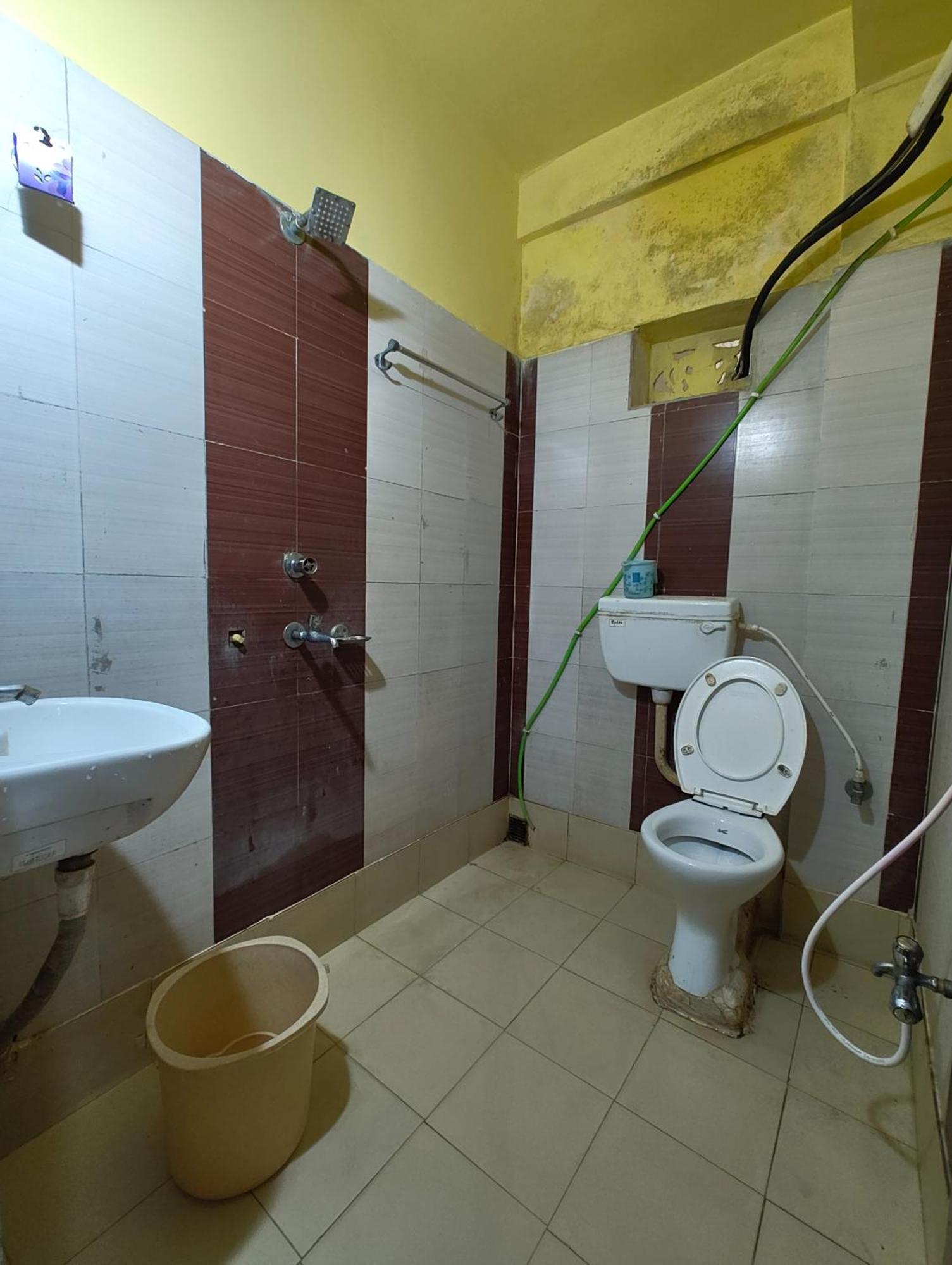Goroomgo Samrat Palace Puri Near Sea Beach With Parking Facilities - Restaurant Available - Couple Friendly Exterior photo